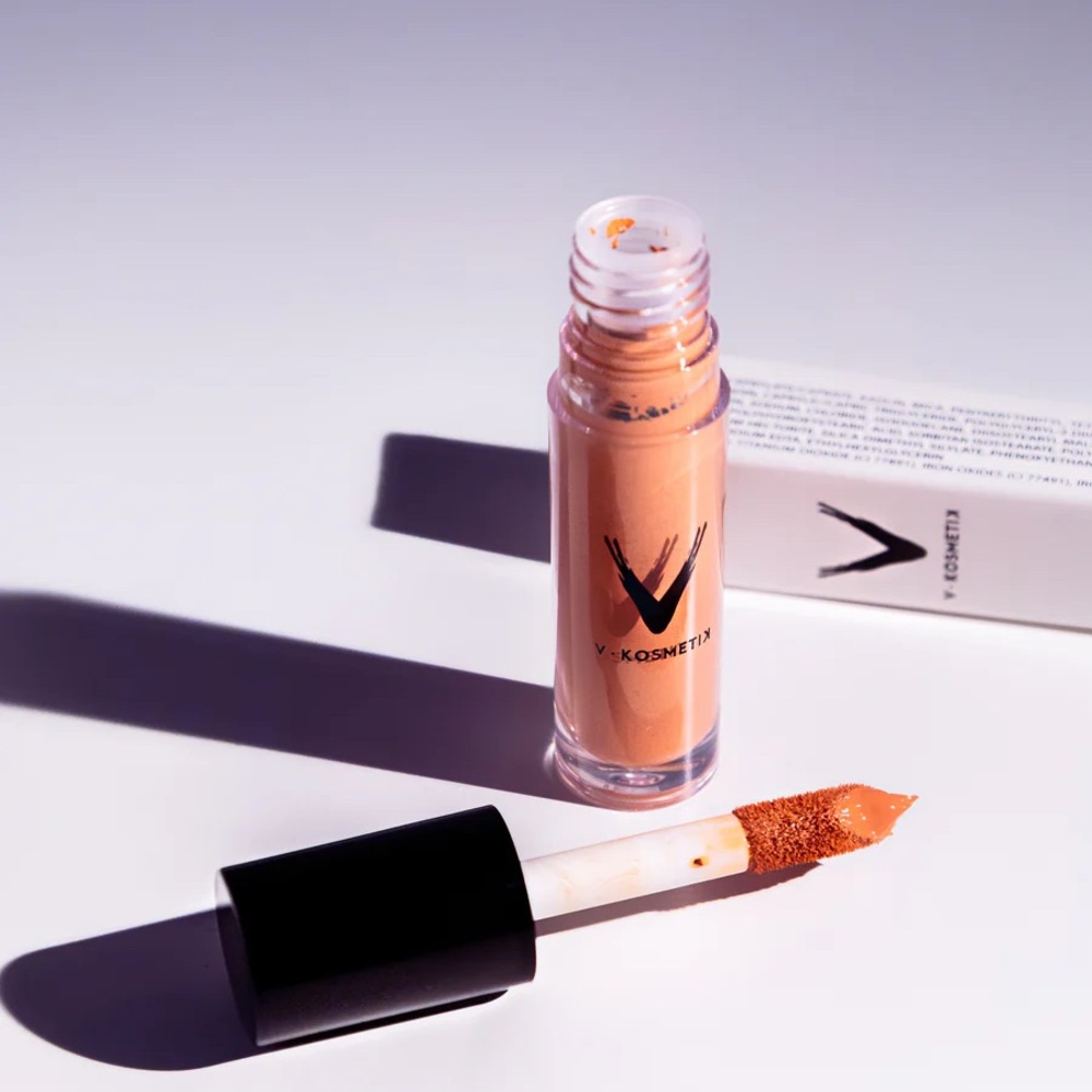 Brand new V Kosmetik high def under eye color corrector in profound peach 4.5ml